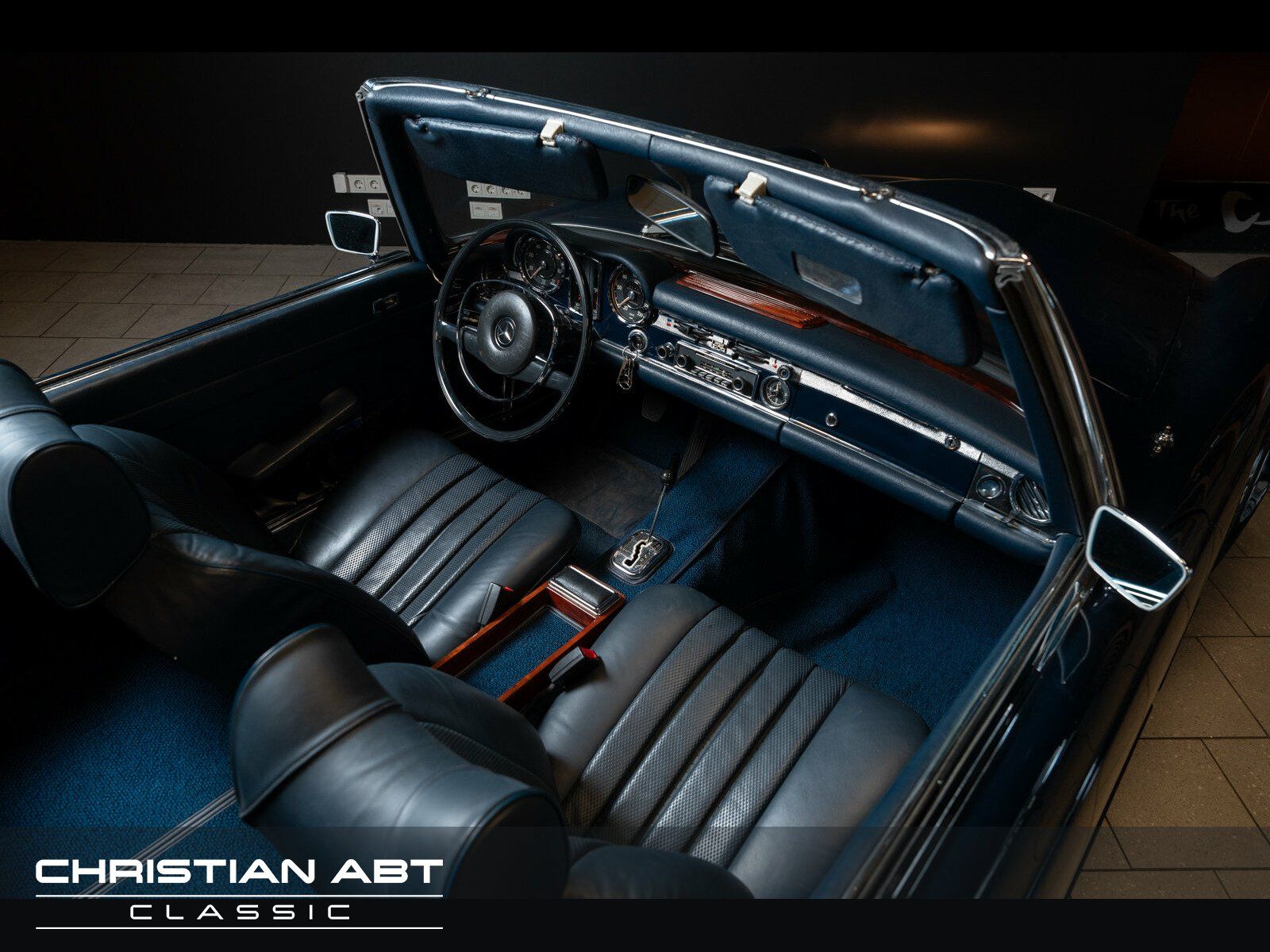 Fahrzeugabbildung Mercedes-Benz SL 280 Pagode