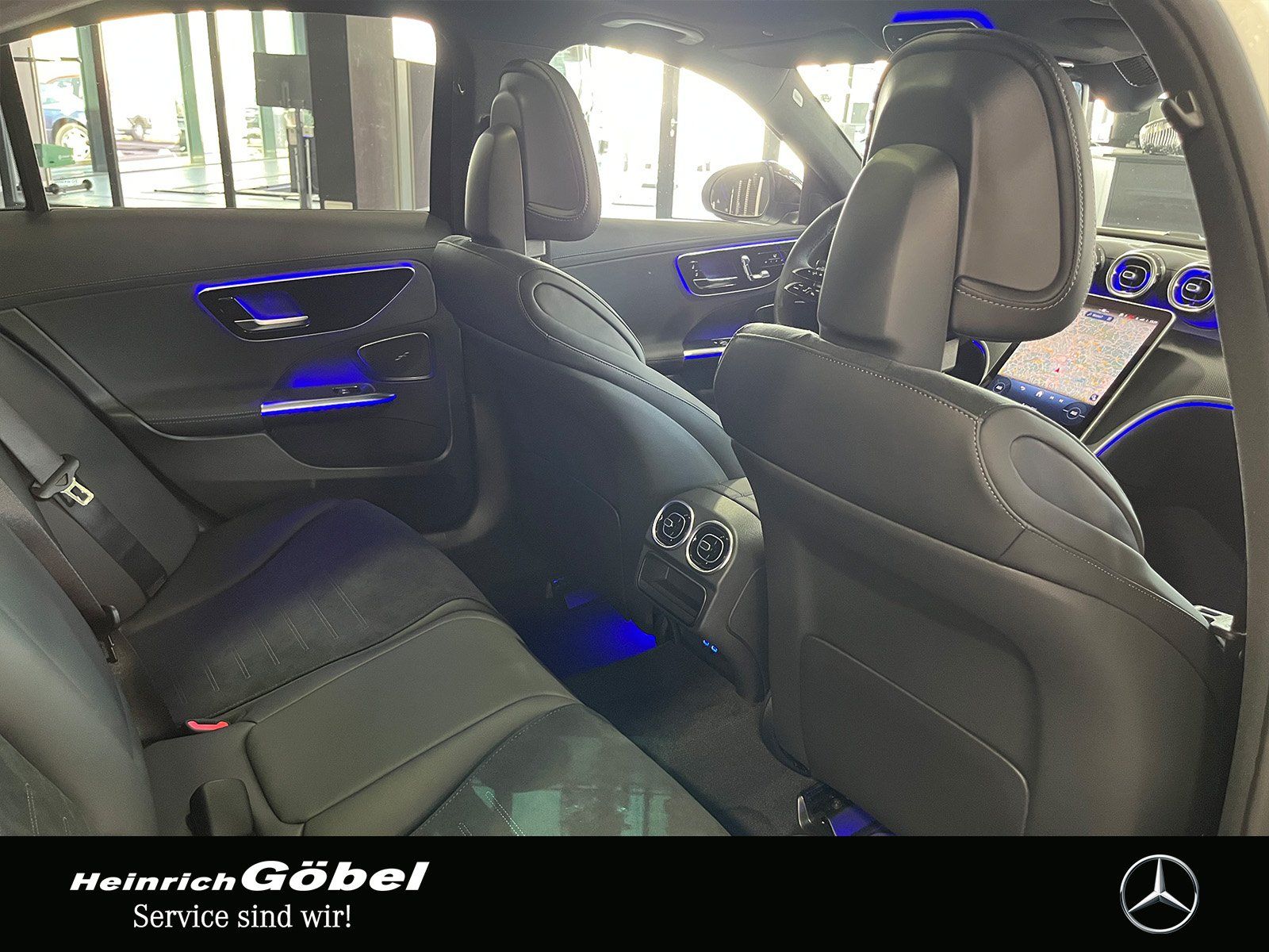 Fahrzeugabbildung Mercedes-Benz C 220 d AMG+PANO+AHK+NIGHT+DIGITAL+360°+CARPLAY