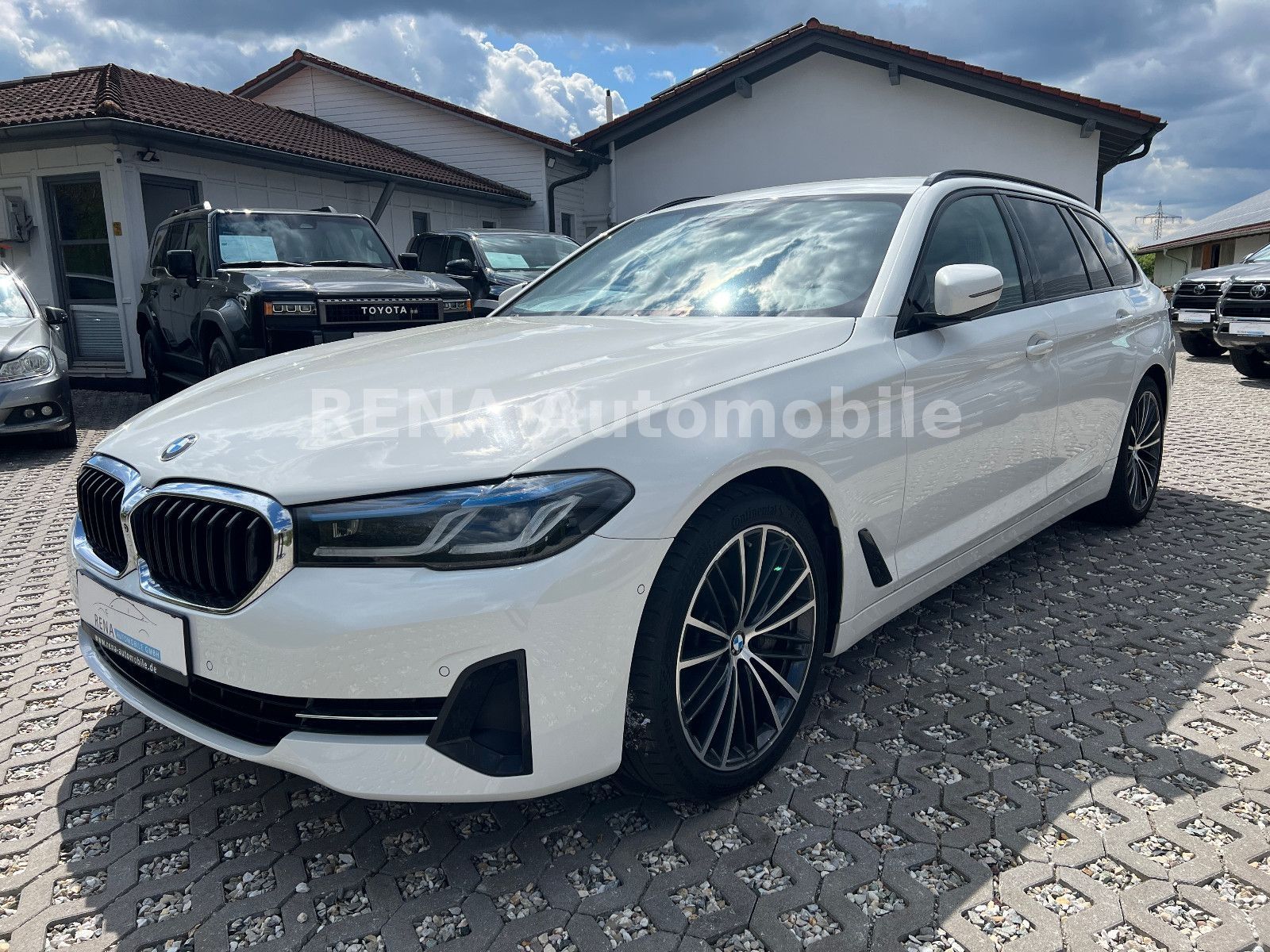 BMW 530 d xDrive Touring Shadow-Line 19 LMF Head-Up foto 1