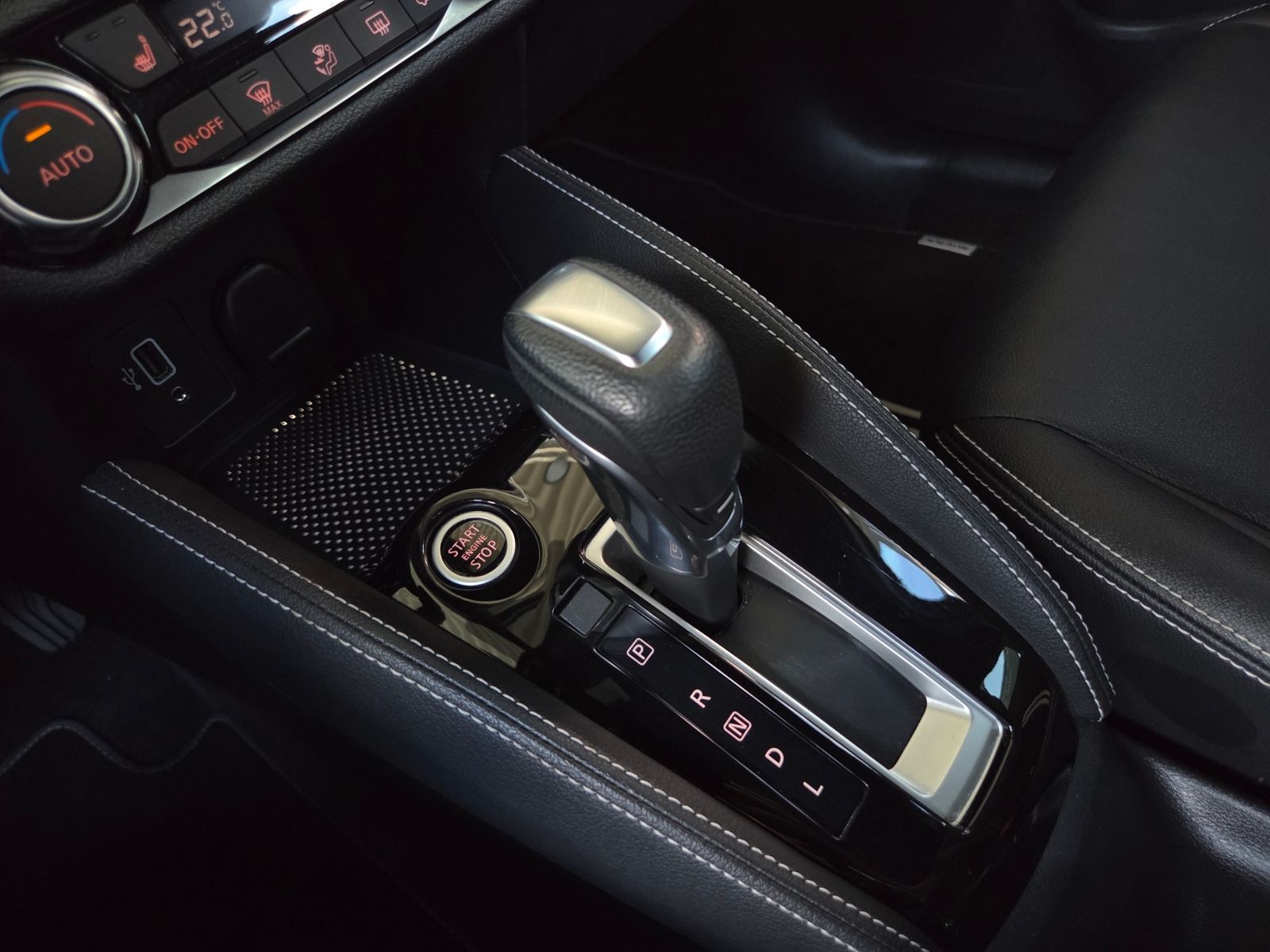Fahrzeugabbildung Nissan Micra N-Sport Aut. BOSE KLIMA RFK SHZ ALU