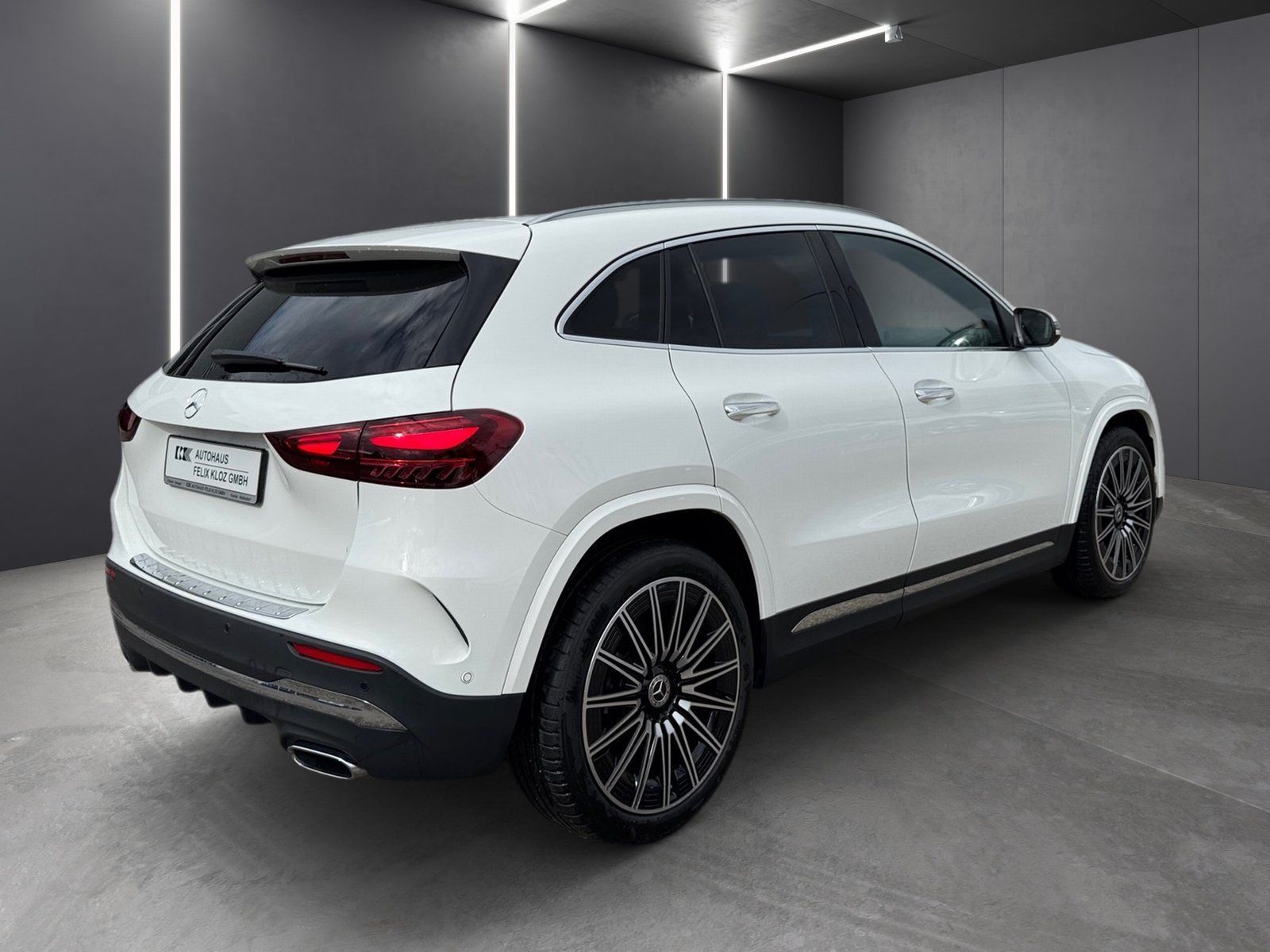 Fahrzeugabbildung Mercedes-Benz GLA 200 AMG Prem Plus*Pano*HUD*Multibeam*Totwink