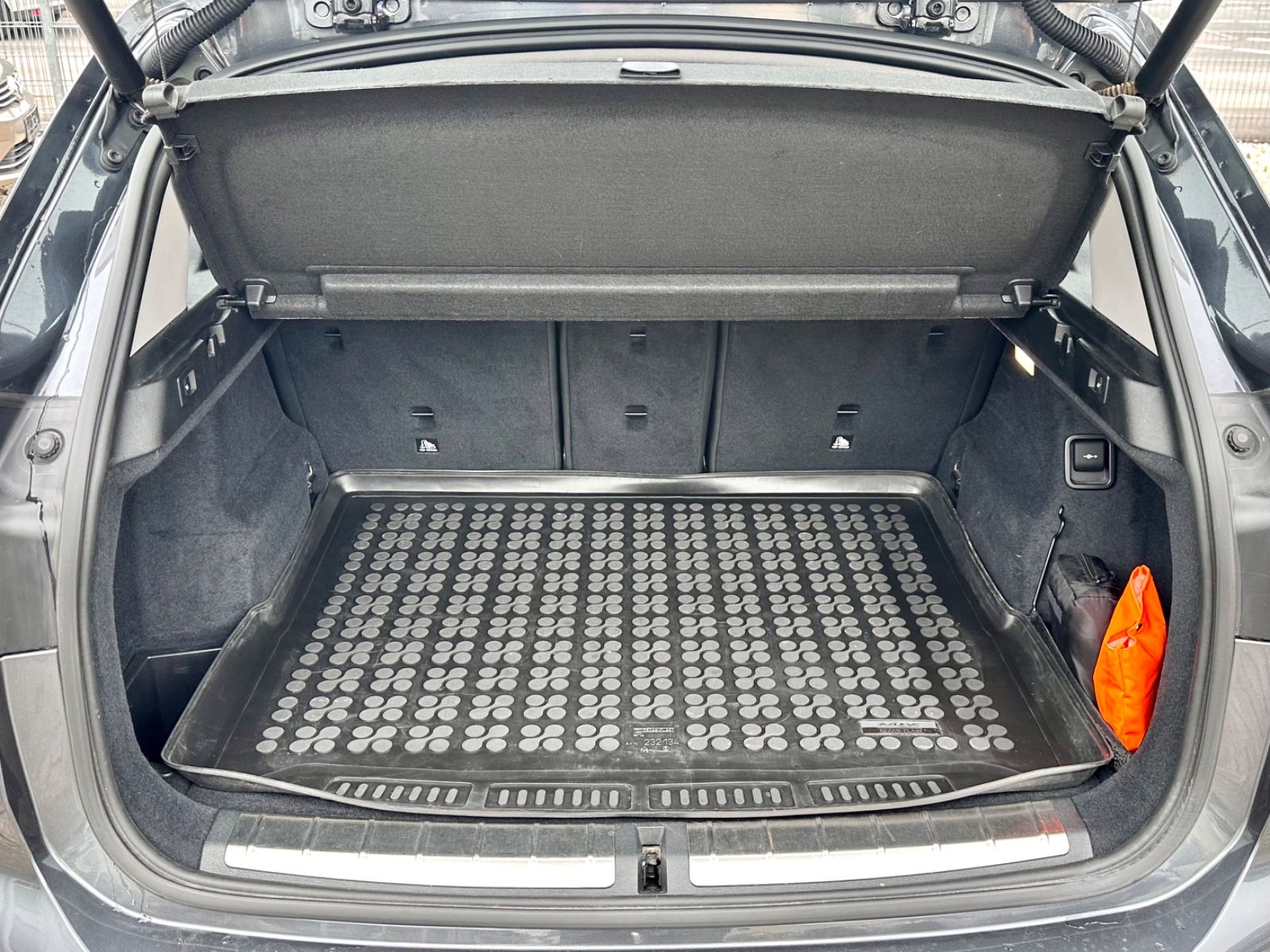 Fahrzeugabbildung BMW X1 xDRIVE 25 d SPORTLINE*HEAD-UP+AUTOM.+M.2017*