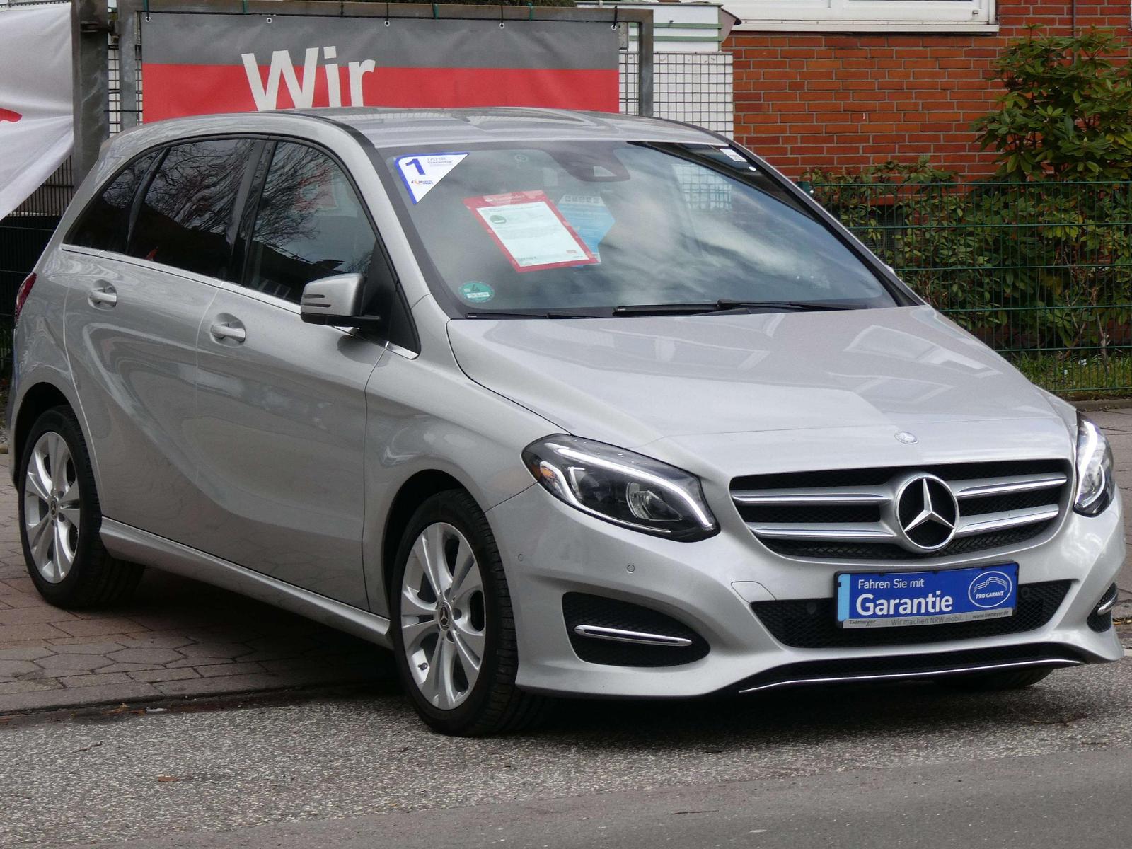 Mercedes-Benz B 180 7G-DCT UrbanStyle Edition 1.Hand