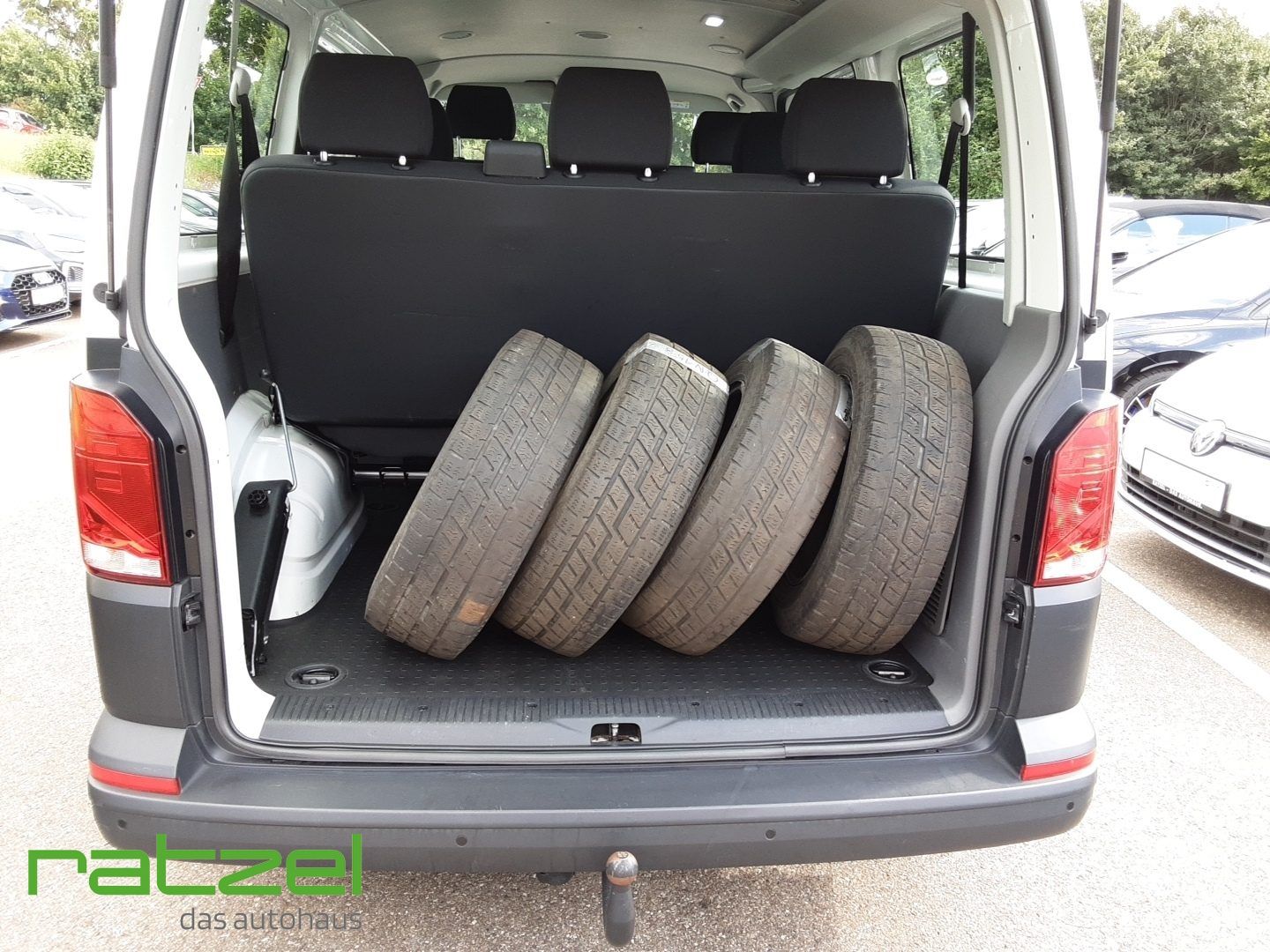 Fahrzeugabbildung Volkswagen T6.1 Kombi KR 2.0 TDI 9-Sitze+AHK+KAMERA+