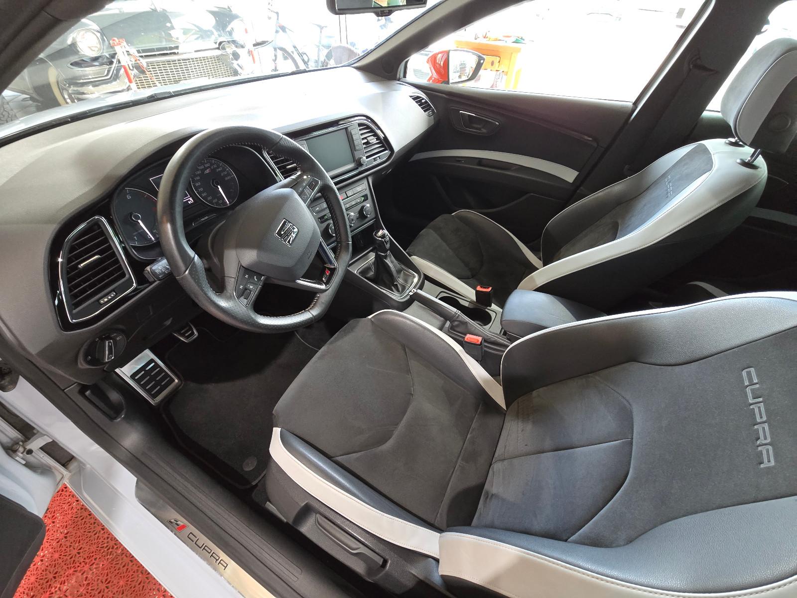 SEAT LEON ST CUPRA 280 ch BVM - SUSPENSIONS ADAPTATIVES DCC - FREINS BREMBO - TOIT OUVRANT PANORAMIQUE