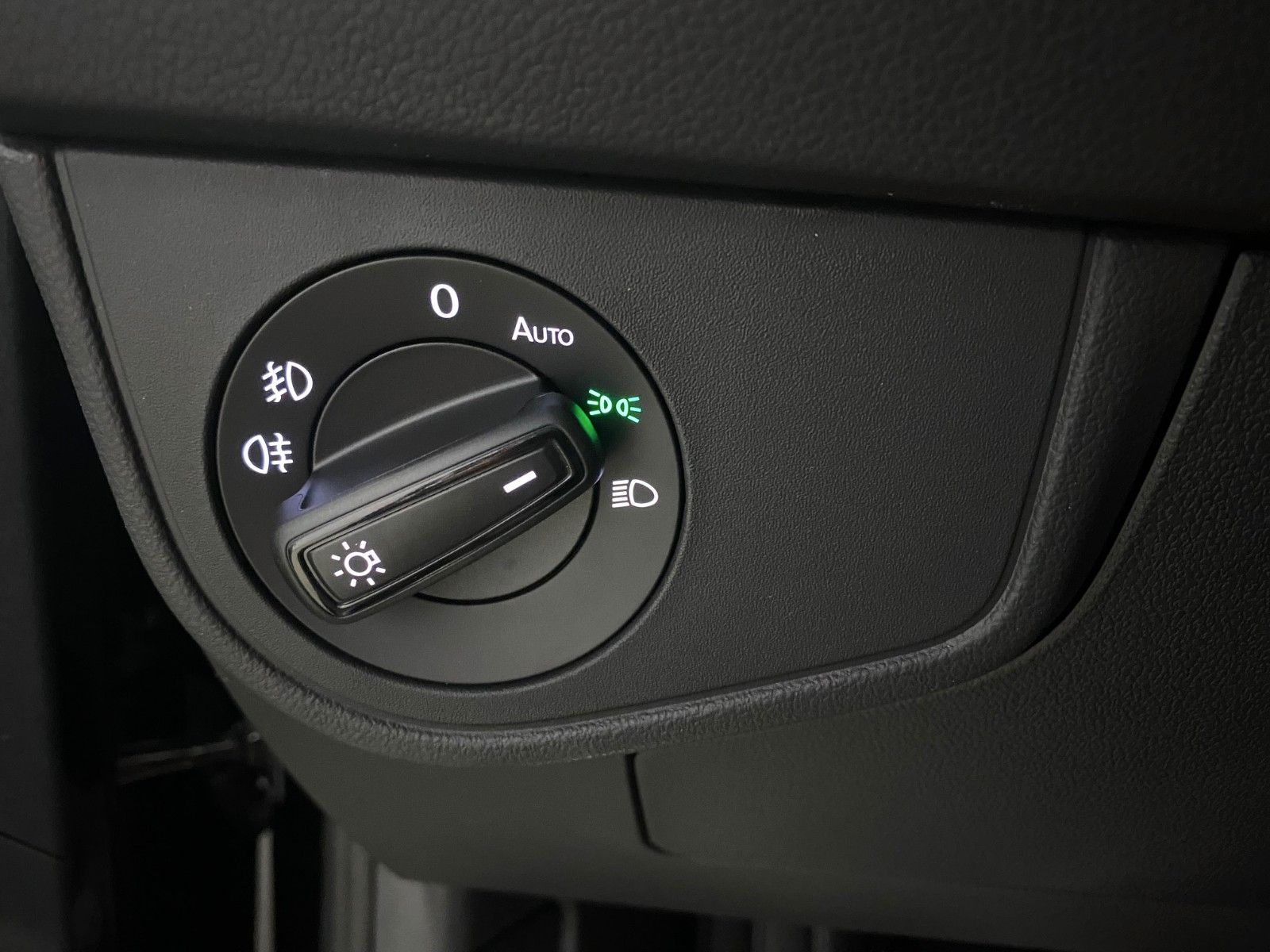 Fahrzeugabbildung Volkswagen Taigo 1.5 TSI DSG Life+MATRIX LED+KAMERA+AppCon+