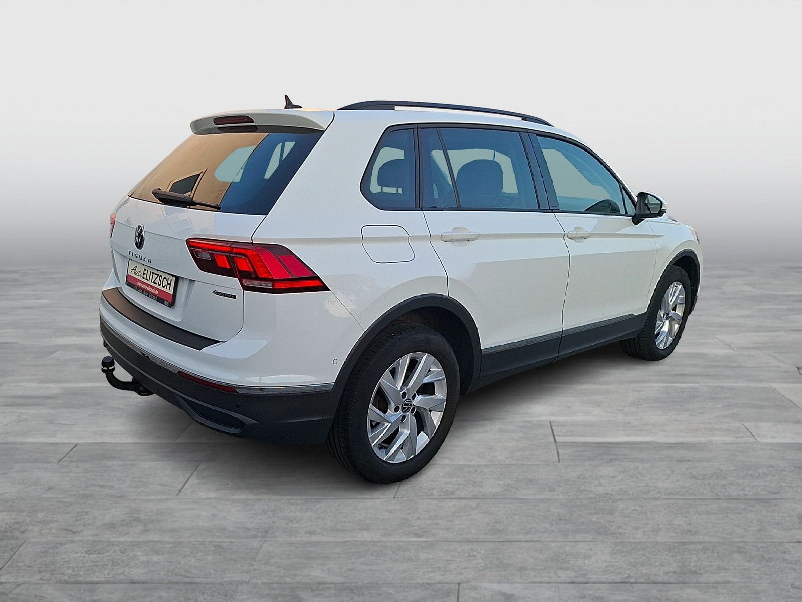 Fahrzeugabbildung Volkswagen Tiguan TDI Life DSG 4M LED AHK Navi AID HUD ACC