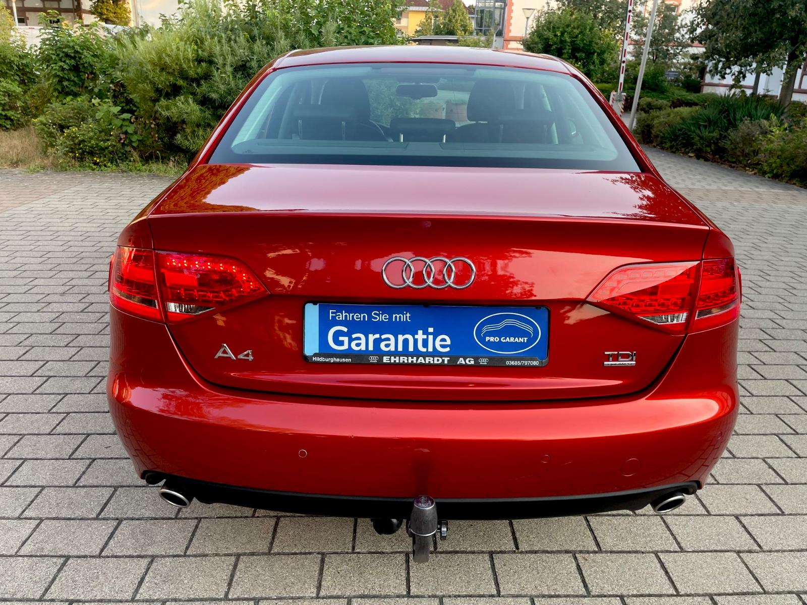 Audi A4 3.0 TDI quattro Ambition | 239 ch | BVA | Siège conducteur électrique | Sièges chauffants | Bi-xénon | Attelage amovible | 1re main