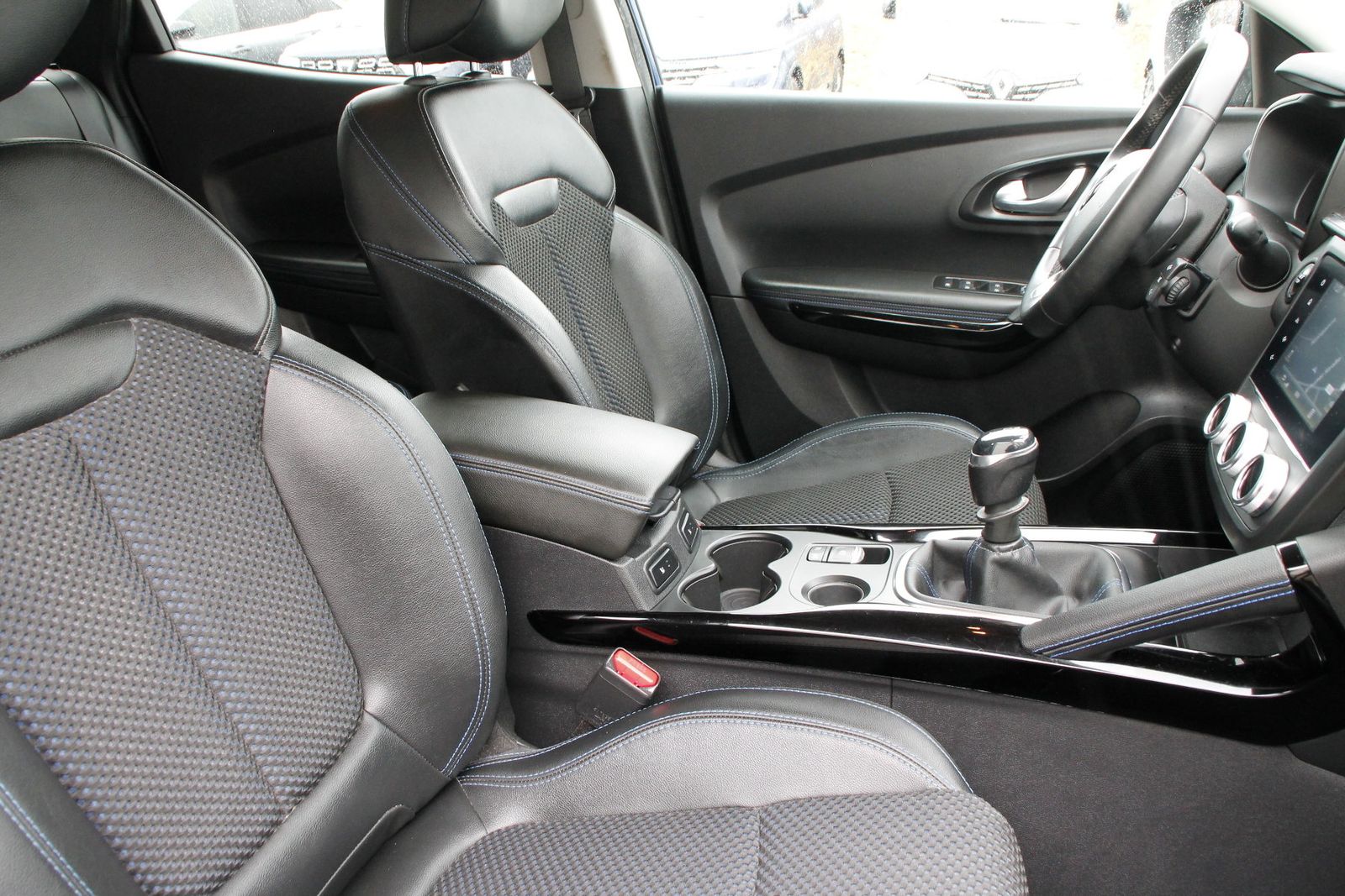 Fahrzeugabbildung Renault Kadjar LIMITED Deluxe TCe 140 GPF