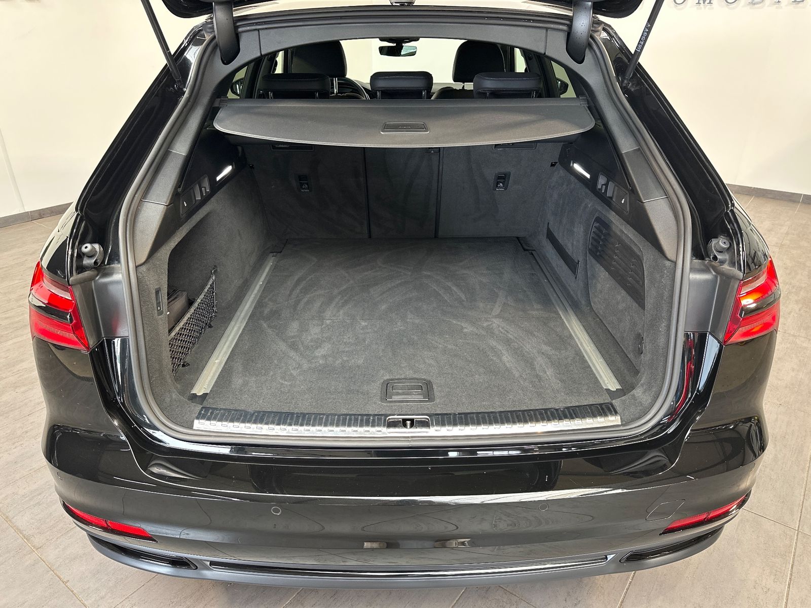Fahrzeugabbildung Audi A6 Avant 40 TDI Qu S-Line Black NAV+LED+360°+AHK