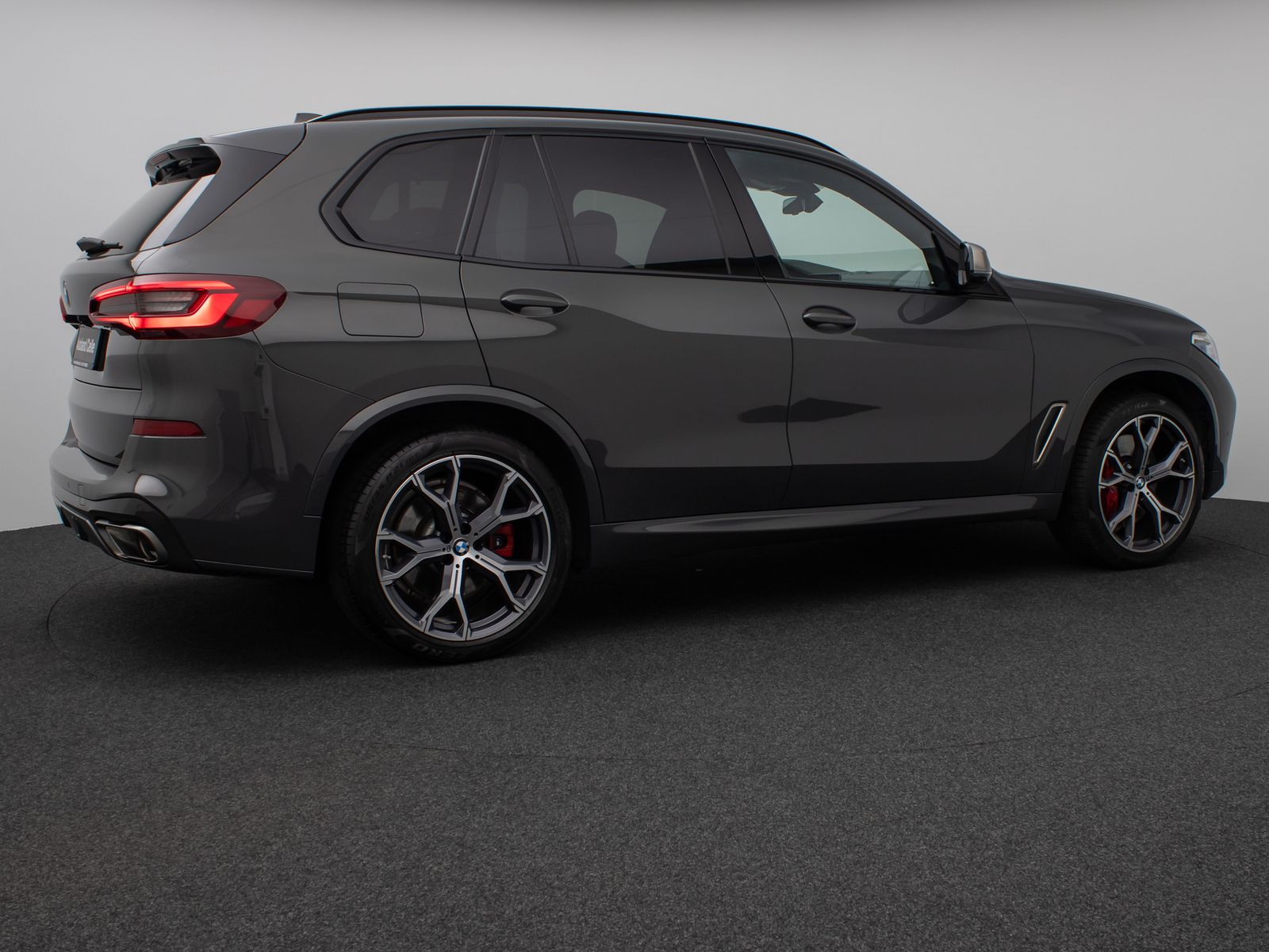 Fahrzeugabbildung BMW X5 M50i Panorama 360°Laser HUD DAB B&W Massage