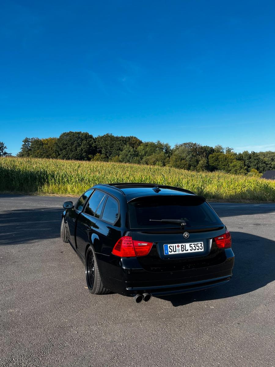 BMW 320 2010 — photo 7