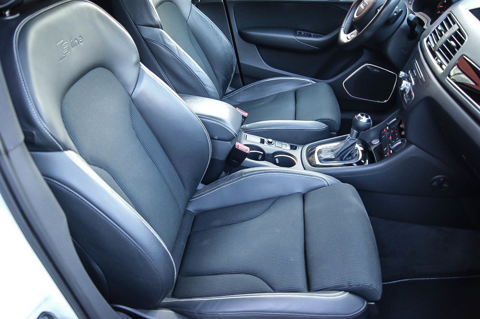 Fahrzeugabbildung Audi Q3 14TSI S-tronic S-LINE PLUS 20-ZOLL PANO BOSE