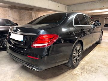 Mercedes E 200 - 4