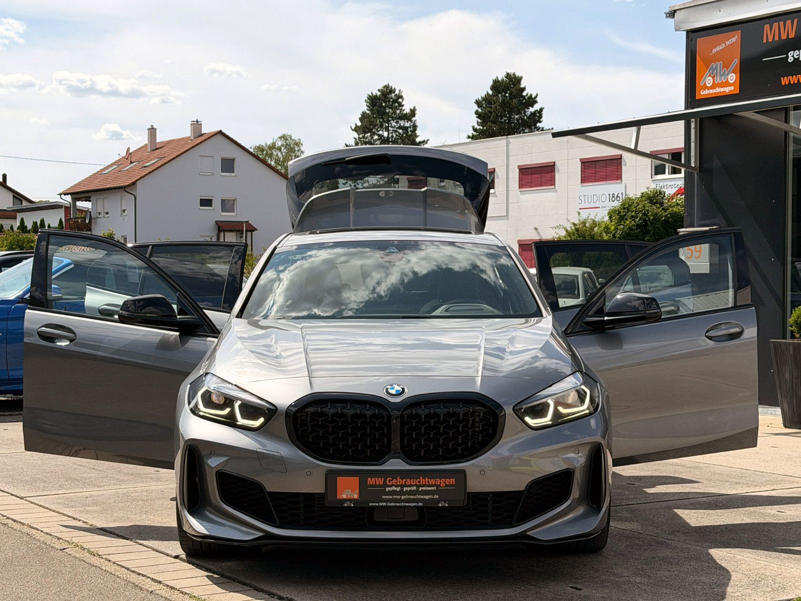 Fahrzeugabbildung BMW M135i Steptr. xDrive M-Perf. ACC KAM HUD PANO BT