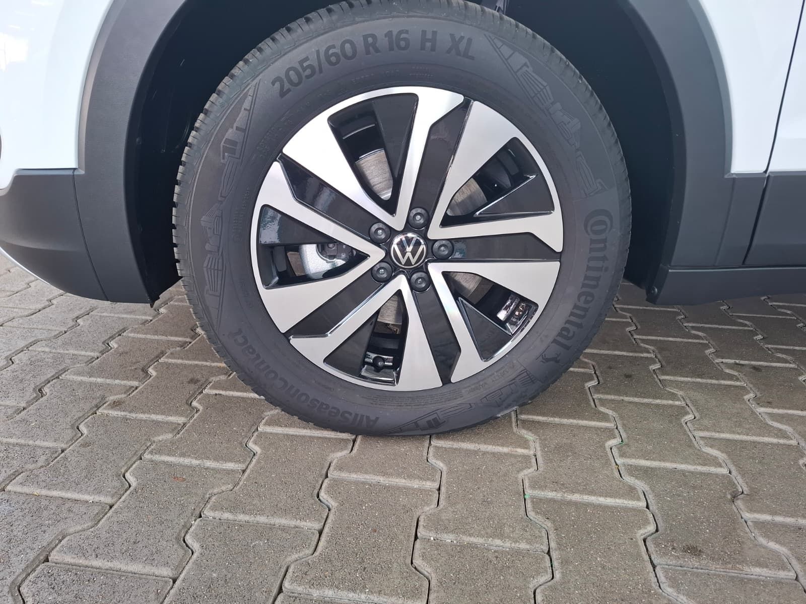 Fahrzeugabbildung Volkswagen T-Cross Energy 1.0 TSI 70 kW + LED +ACC +LaneAss
