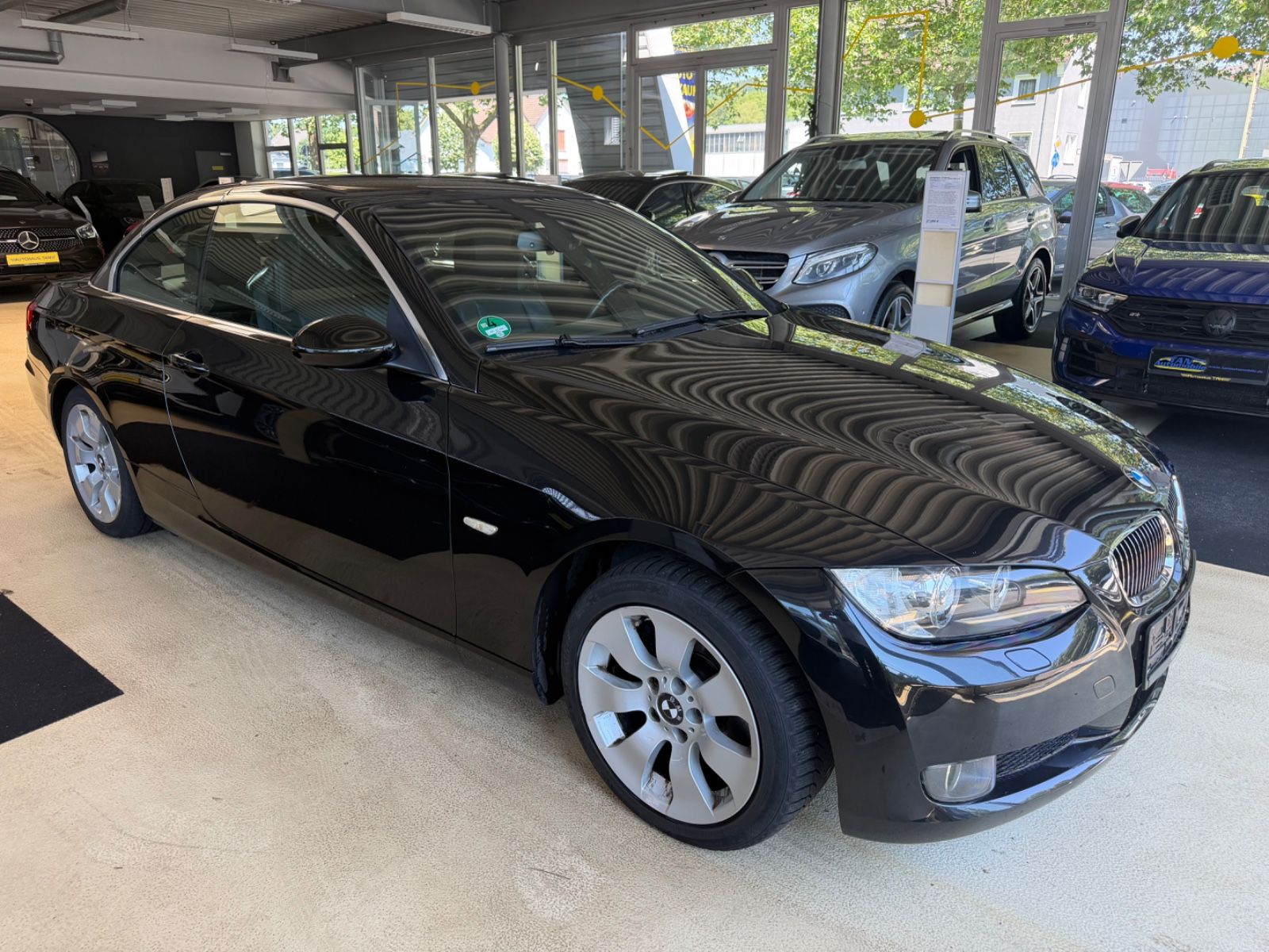 Fahrzeugabbildung BMW 320 3 Cabrio 320i