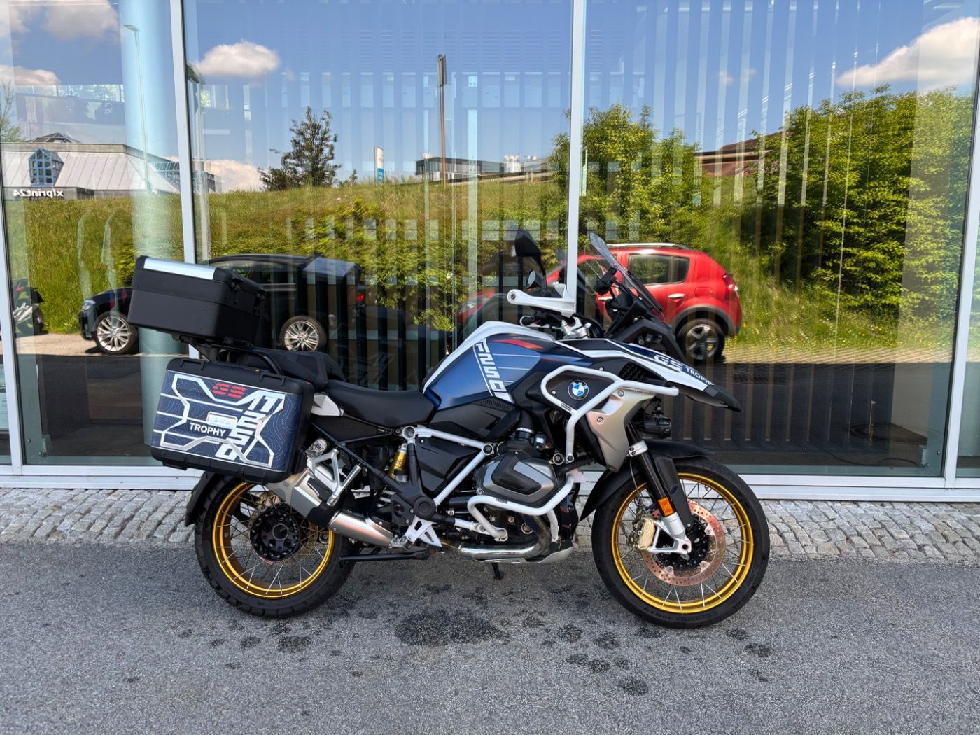 Fahrzeugabbildung BMW R 1250 GS Trophy 5 Pakete Öl Inclusive