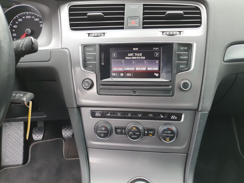 Fahrzeugabbildung Volkswagen Golf 1.4 TSI Lounge Climatronic,SH,GRA,PDC,NSW