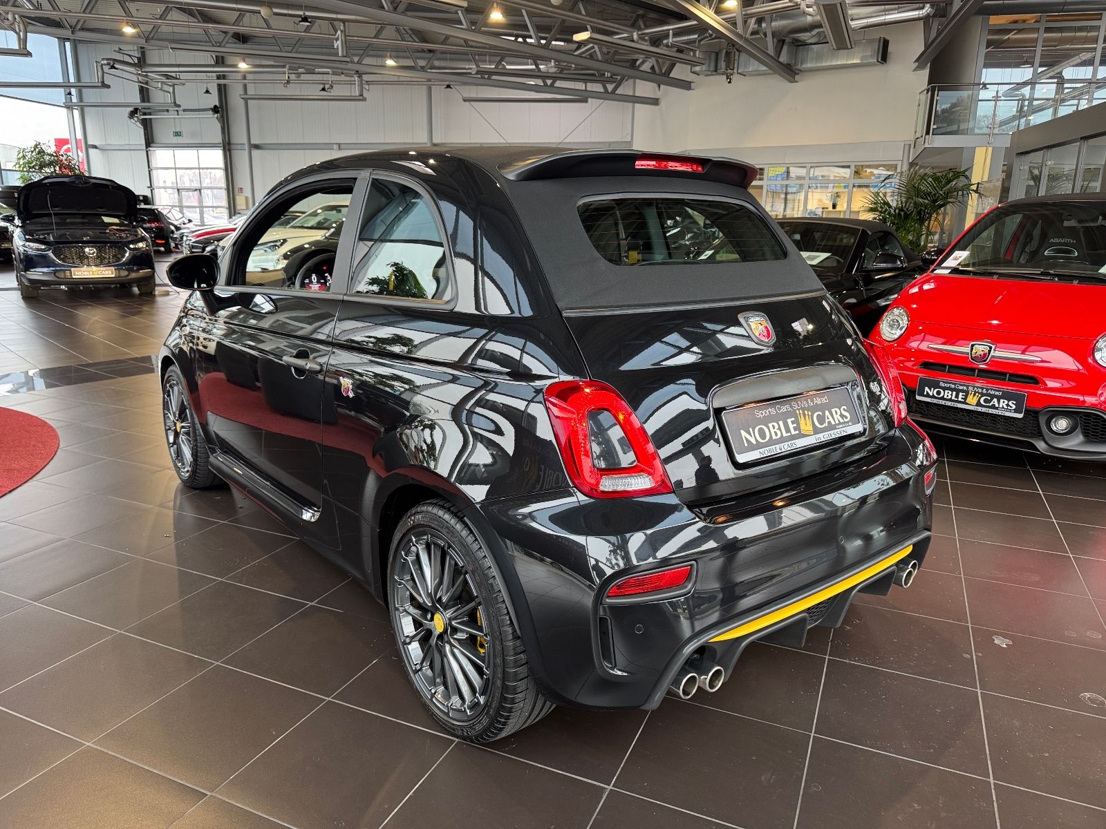 Fahrzeugabbildung Abarth 695C BEATS NAV DAB PDC ALU