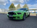 Ford Mustang GT  - mit Benzin-Antrieb: Coupe, Grün