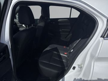 Mitsubishi Eclipse Cross - 8