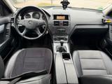 Mercedes-Benz Mercedes W204 C230 204Ps V6 - Mercedes-Benz C 230 mit Benzin-Antrieb: Limousine, Schaltgetriebe