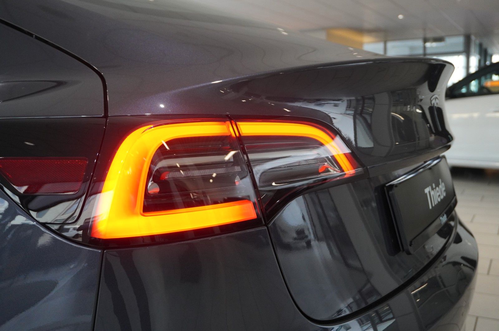 Fahrzeugabbildung Tesla Model 3 LONGRANGE DUAL-MOTOR NAVI/KAMERA/SH/PANO