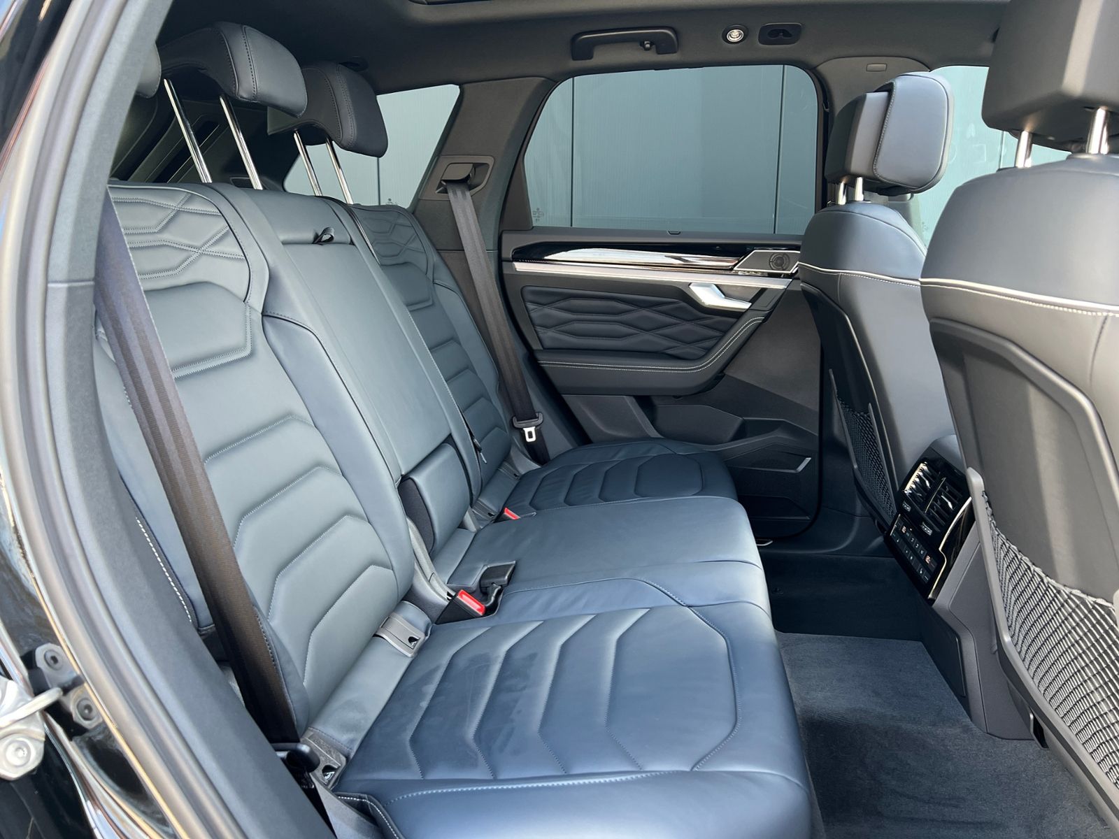 Fahrzeugabbildung Volkswagen Touareg R-Line FINAL EDITION 3.0 TDI 4MOTION