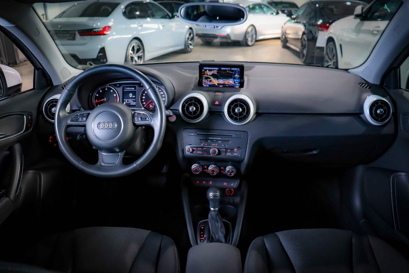 Audi A1 Sport Automatik S LINE*PANORAMA*NAVI*KEYLESS