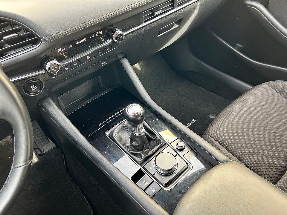 Fahrzeugabbildung Mazda 3 SKY-G 122 SELECTION 1HD NAV+LED+HUD+KAMERA+SHZ