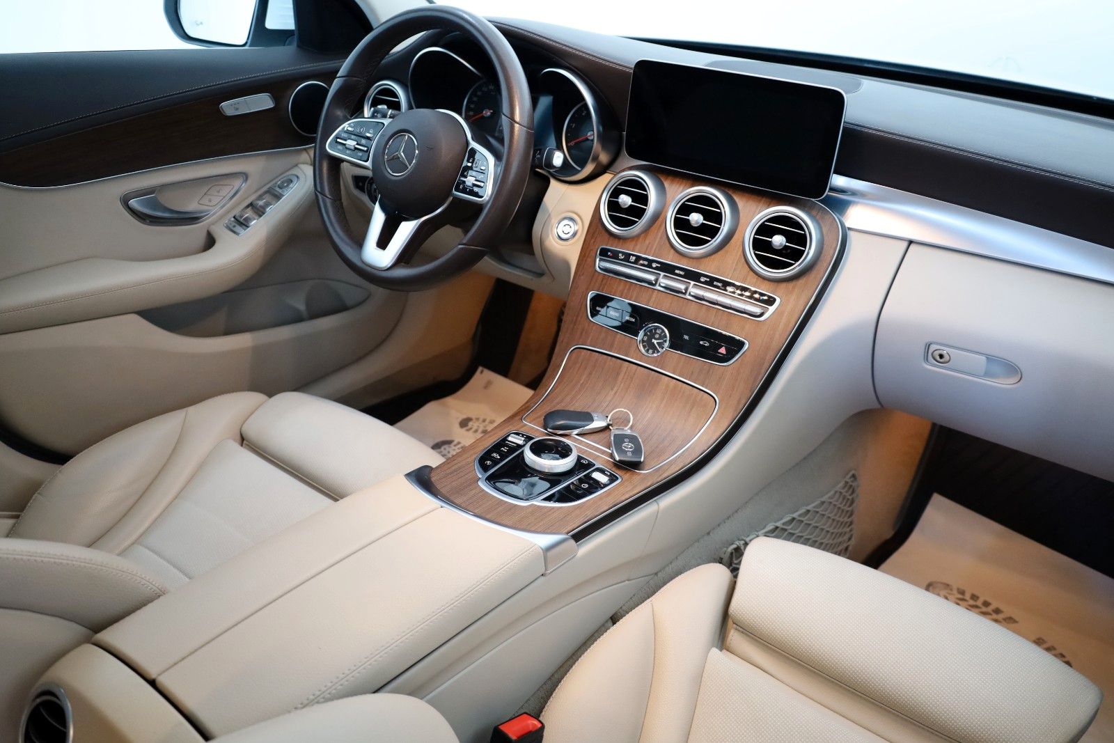 Fahrzeugabbildung Mercedes-Benz C 220d T T.Leder,Navi,LED, Panorama, CarPlay,+WR