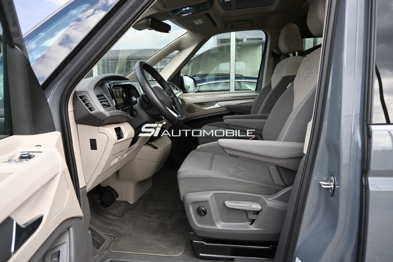 Fahrzeugabbildung Volkswagen T7 Multivan 2,0 TDI DSG Edition Lang °AHK°HUD°SH