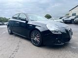 Alfa Romeo GIULLIETTA QUADROFOGLIO VERDE*BI-XENON*PDC*EURO5 - Alfa Romeo Giulietta aus 2012