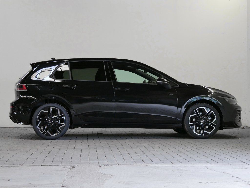 Fahrzeugabbildung Volkswagen Golf 1.5 eTSI R-Line Pano Kamera HarmanKardon