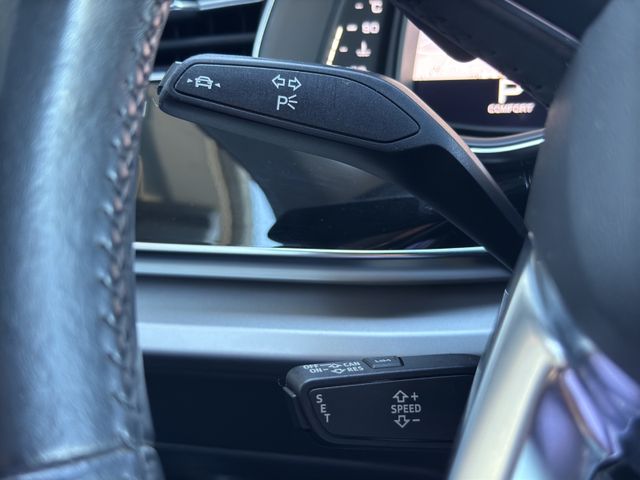 Audi Q8 55 TFSI quattro*PANO*LED*APPLE*KAMERA*NAV*21"