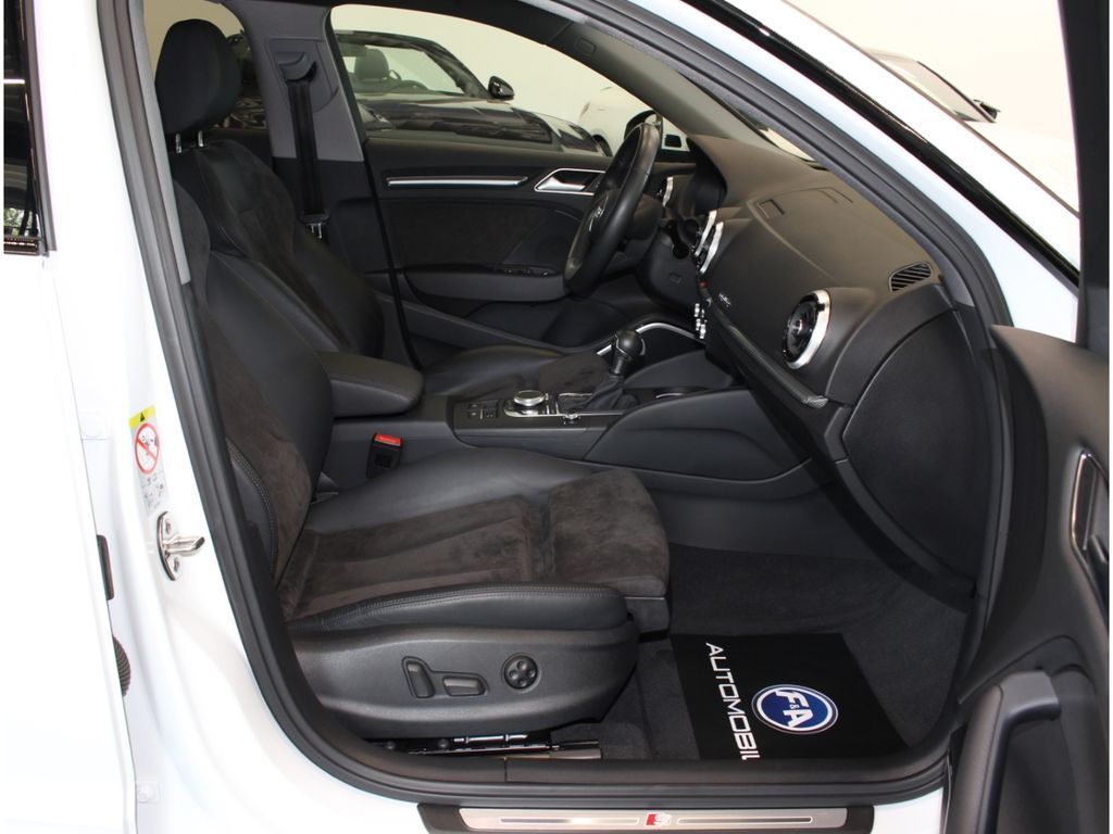 Fahrzeugabbildung Audi A3 Sportback 40 TFSI quattro S Line PNRM*LED*B&O