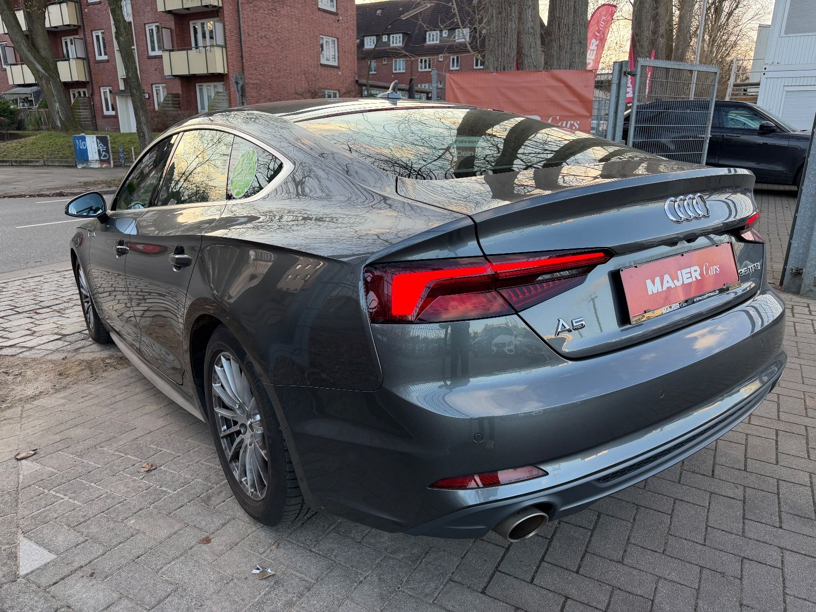 Fahrzeugabbildung Audi A5 Sportback 35 TFSI S-LINE*LED*TEMPO*KAMERA*PDC
