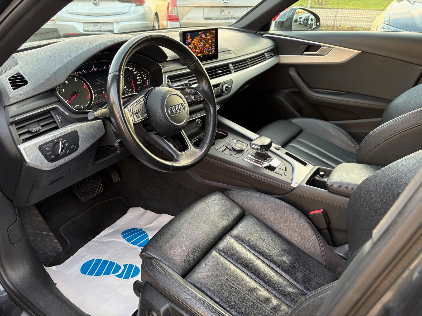Fahrzeugabbildung Audi A4 Avant 2.0 TDI sport Navi Leder Xenon S-LINE