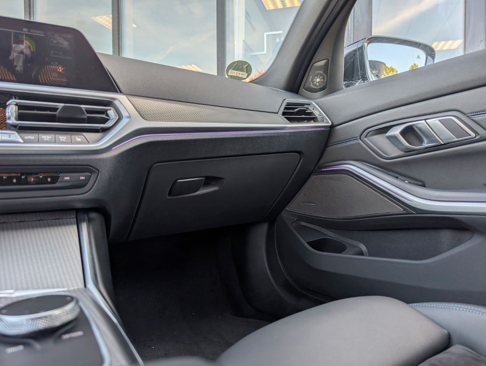 Fahrzeugabbildung BMW 320 3er Touring 320d xDrive M Sport *AMBIENTE*