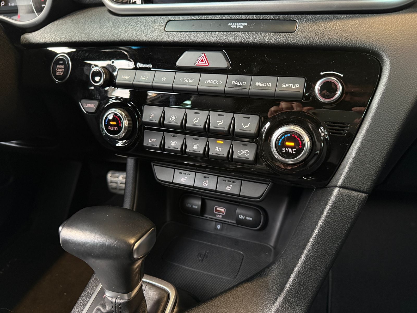 Fahrzeugabbildung Kia Sportage GT-Line 4WD AHK JBL ALU