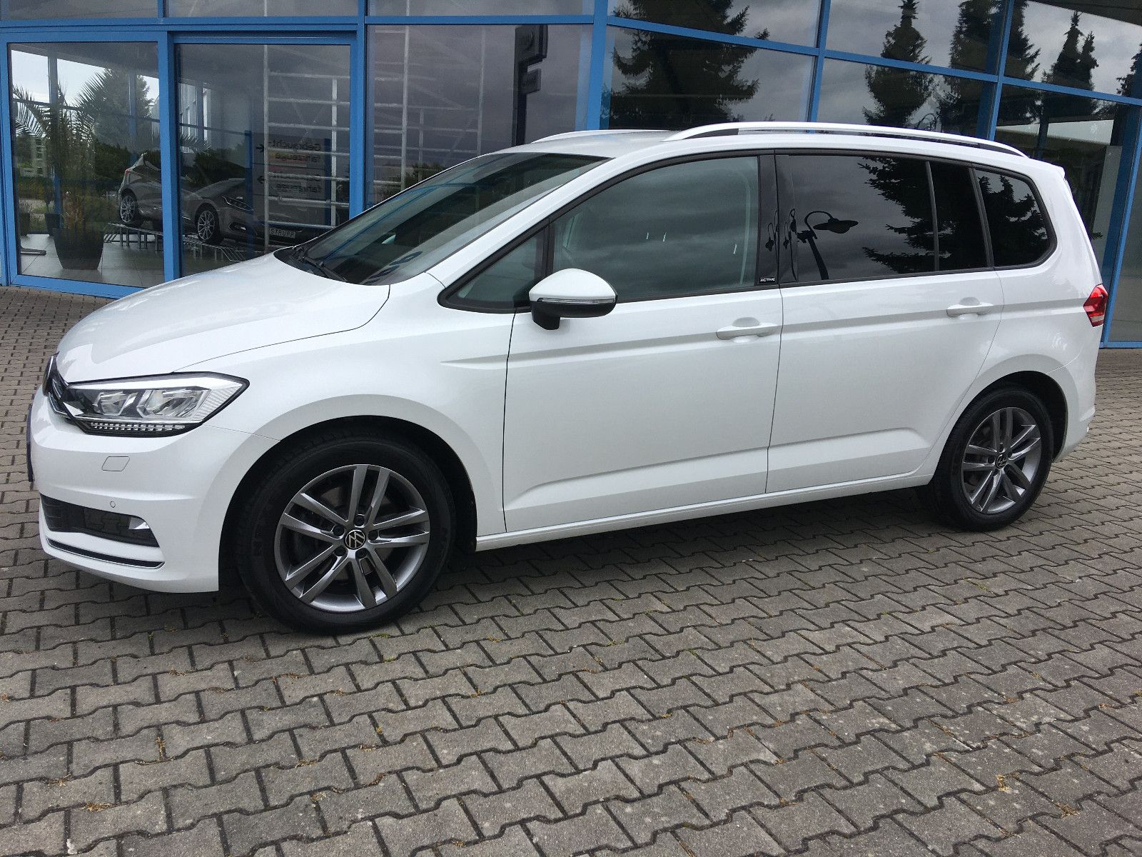 Volkswagen Touran Active 2,0 Active Standhz./LED/ACC/7Sitze imagem 2