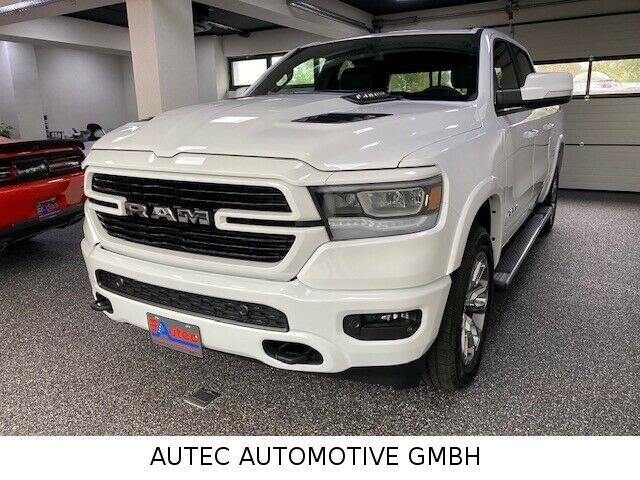 Fahrzeugabbildung Dodge LARAMIE CREW CAB SPORT  12"  HEMI 4x4