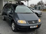 Volkswagen Sharan 1.9TDI AUTOMATIK 7-Sitzer Navi Klima PDC - Volkswagen Sharan mit Diesel-Antrieb: Kleinbus, 1.9