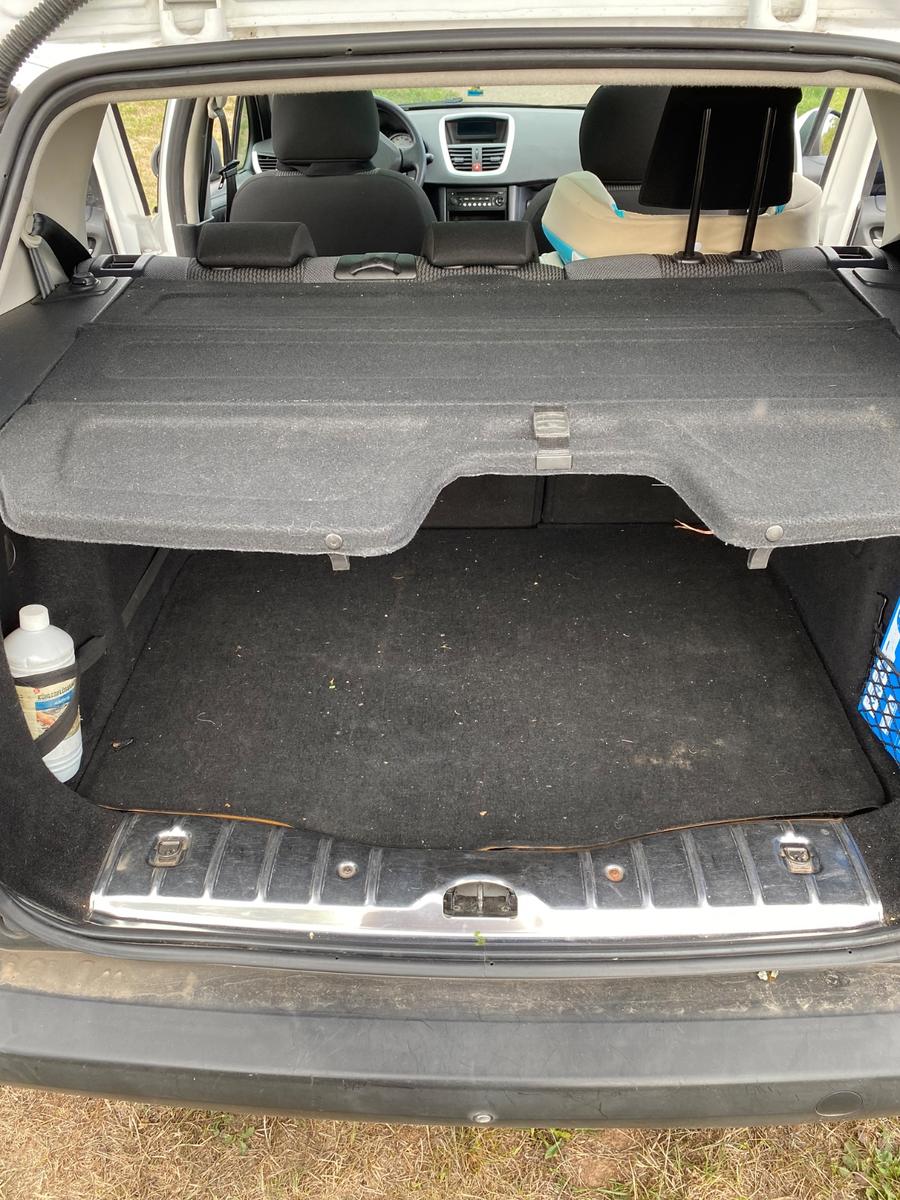 Peugeot 207 2010 — photo 11