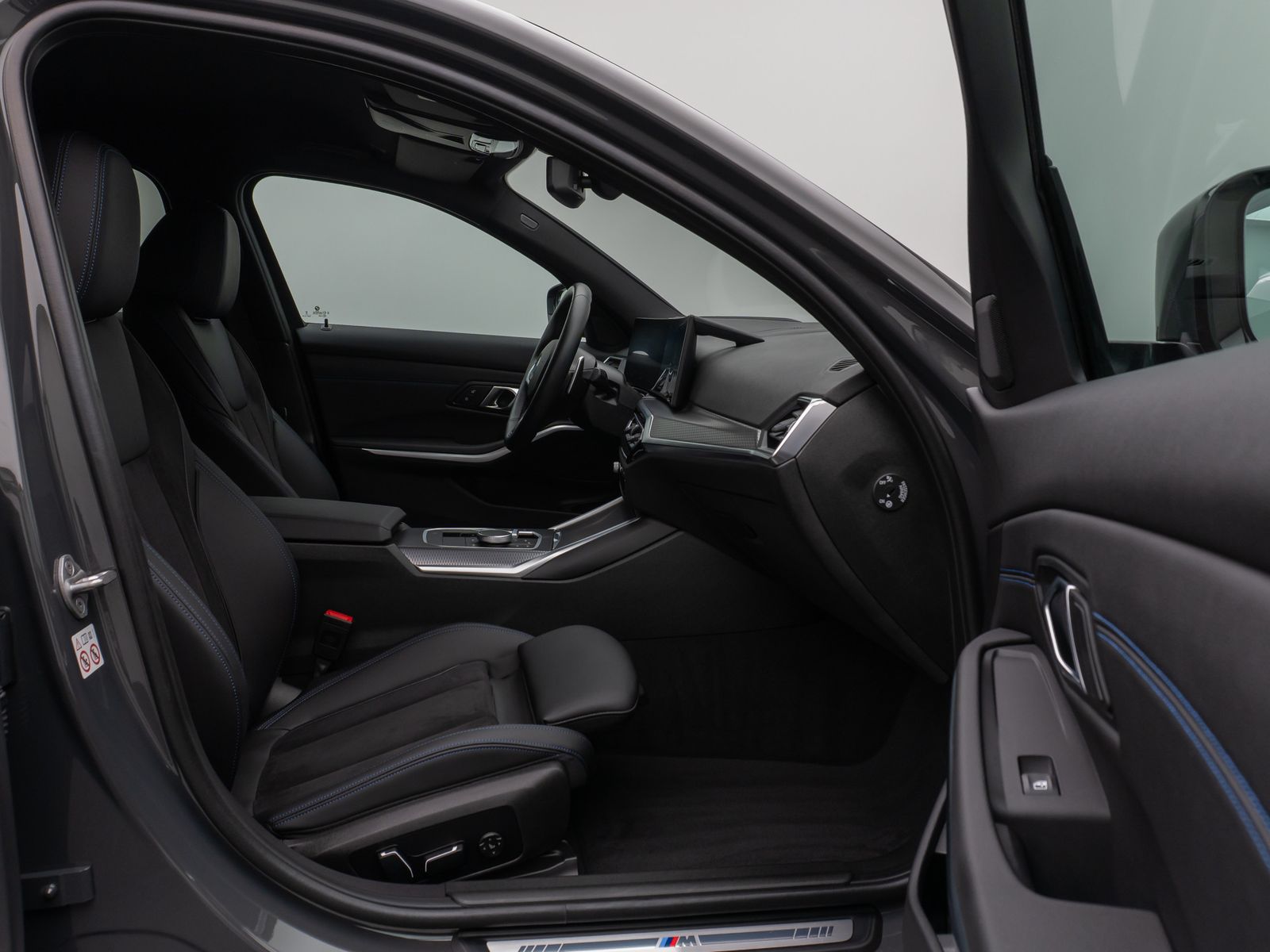 Fahrzeugabbildung BMW 320d  xD M Sport Kamera DAB HiFi Stop&Go Komfort