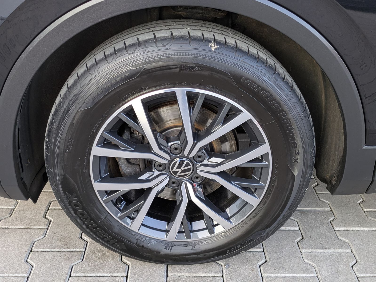 Fahrzeugabbildung Volkswagen Tiguan 2.0 TDI Life LED*AHK*ACC*SHZ*NAVI*APP