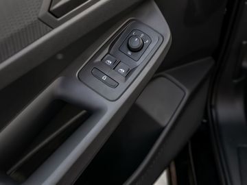 Ford Tourneo Connect 2.0 Trend Spurhalteassi. Navi