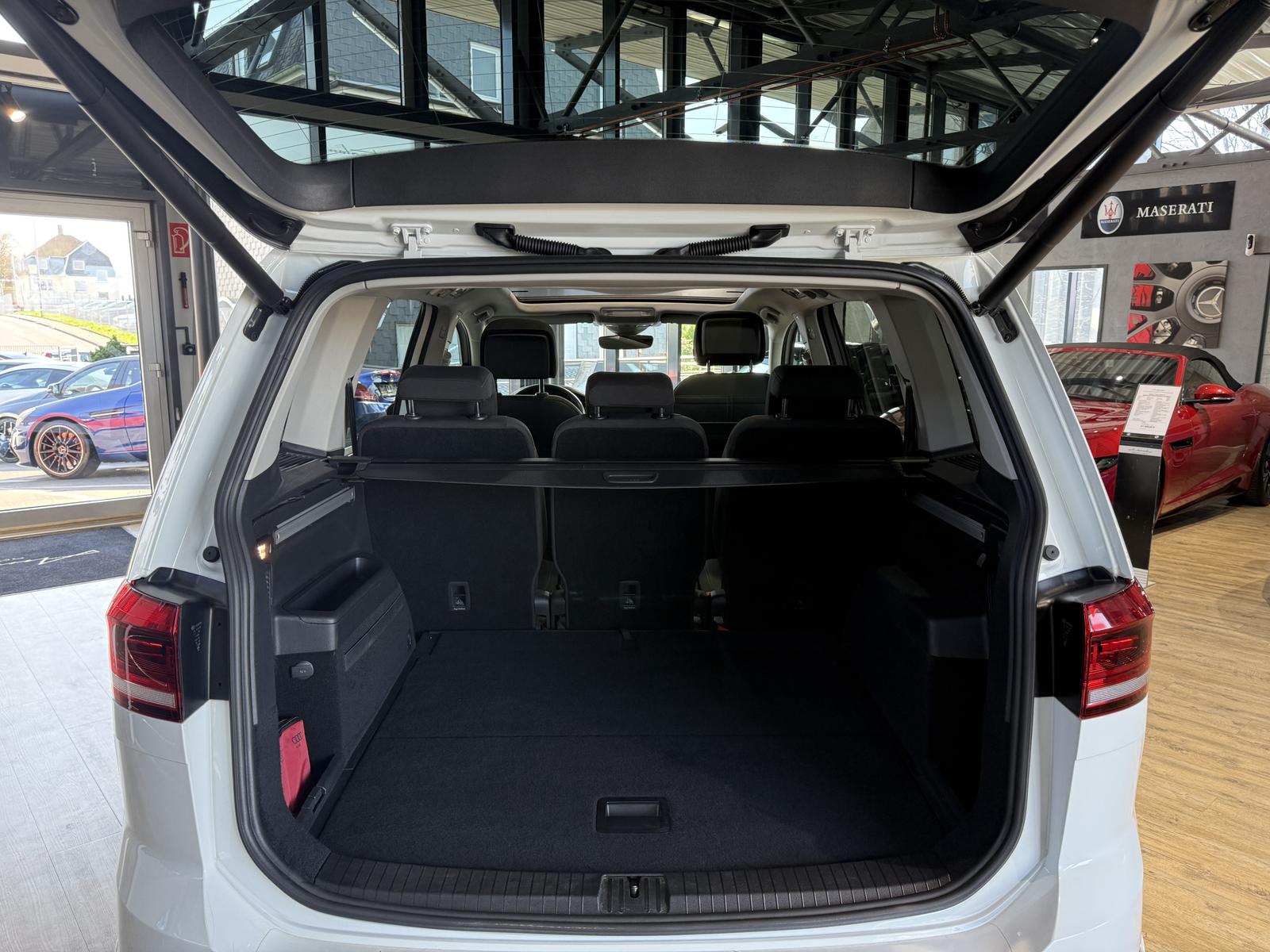 Volkswagen Touran R-Line DSG*PANO*ACC*LED*MASSAGE*