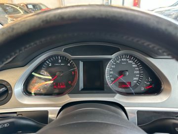 Audi A6 Lim. 2.7 TDI quattro *Klima*Xenon*CD-Wechsler